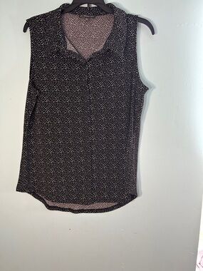 Adrianna Papell Black Sleeveless Dot-Print Blouse